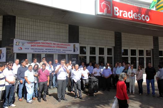 protesto-bradesco-03-247164.jpg protesto-bradesco-03-247164.jpg
